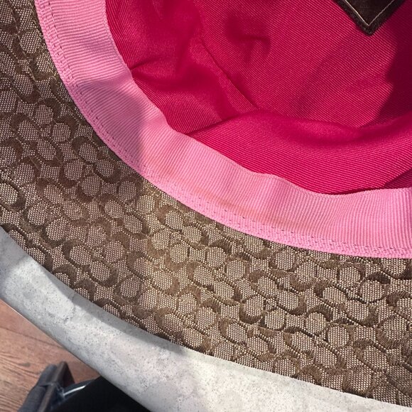 Coach Kids Girls Size Large/Extra Large Mini Signature C Bucket Hat in Khaki - Picture 3 of 5